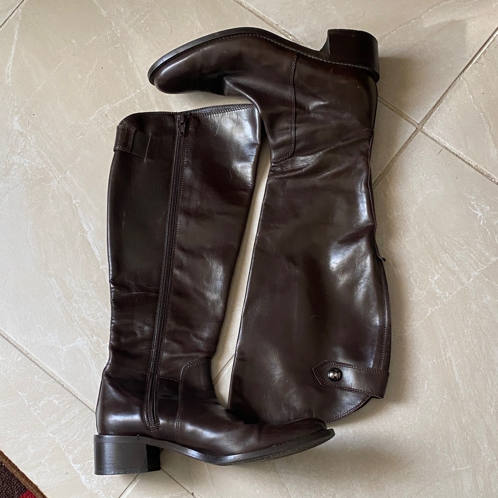 Butter brand Stylish Brown Knee-High Leather Boots made in Italy.
